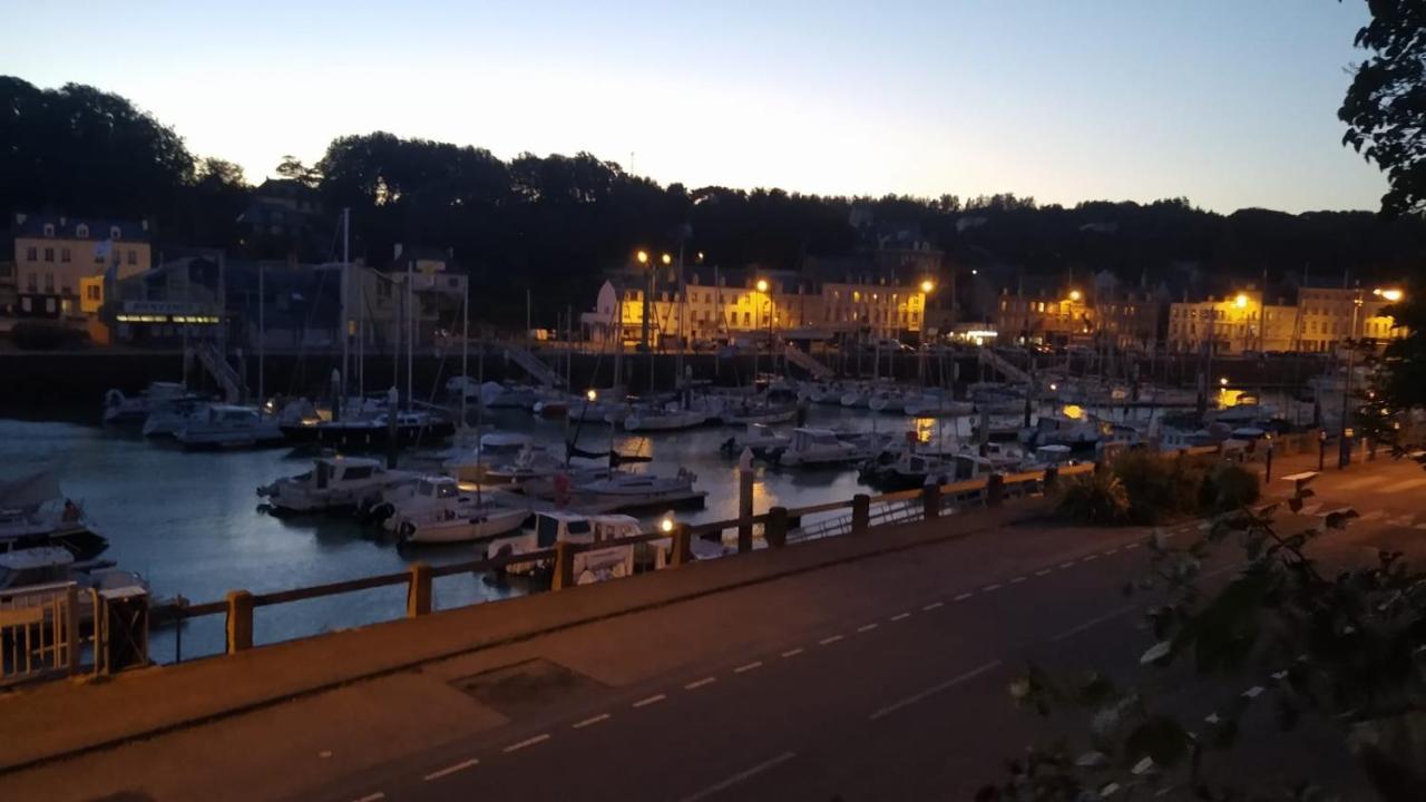 Appartement Sur Le Port, 105M Rez De Jardin Avec Parc Privatif Saint-Valery-en-Caux Bagian luar foto